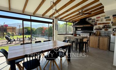 Espléndida Casa en Venta en Algarrobito