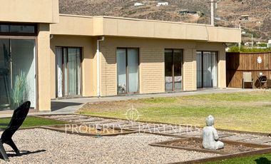 Espléndida Casa en Venta en Algarrobito