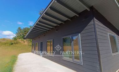 Casa Nueva en Parcela Panguipulli de 6.380 m² a Solo 3 Minutos del Centro urbano.