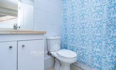 Venta de Hermosa casa con jacuzzi, en condominio de Peñalolén