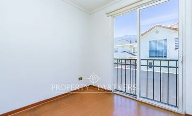 Venta de Hermosa casa con jacuzzi, en condominio de Peñalolén