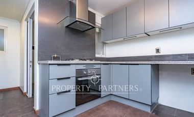 Venta de Hermosa casa con jacuzzi, en condominio de Peñalolén