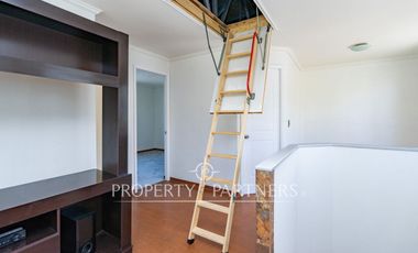 Venta de Hermosa casa con jacuzzi, en condominio de Peñalolén