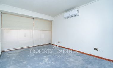 Venta de Hermosa casa con jacuzzi, en condominio de Peñalolén