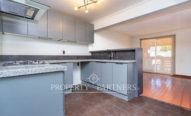 Venta de Hermosa casa con jacuzzi, en condominio de Peñalolén