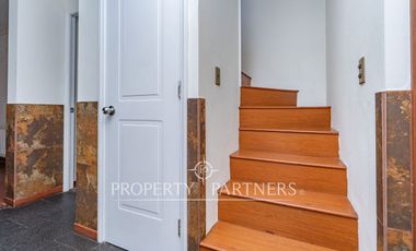 Venta de Hermosa casa con jacuzzi, en condominio de Peñalolén