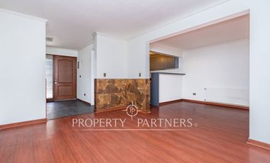 Venta de Hermosa casa con jacuzzi, en condominio de Peñalolén