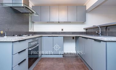 Venta de Hermosa casa con jacuzzi, en condominio de Peñalolén