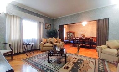 Casa 5 dorm. 4 baños Hall de Acceso 3 Locales Venta Santiago