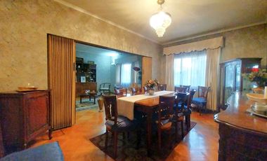 Casa 5 dorm. 4 baños Hall de Acceso 3 Locales Venta Santiago