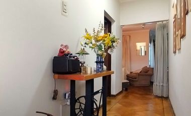 Casa 5 dorm. 4 baños Hall de Acceso 3 Locales Venta Santiago