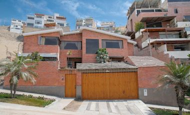Venta de hermosa casa estilo rústico en Casuarinas Sur, Santiago de Surco