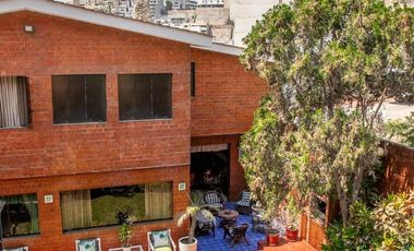 Venta de hermosa casa estilo rústico en Casuarinas Sur, Santiago de Surco