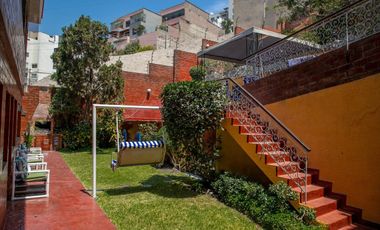 Venta de hermosa casa estilo rústico en Casuarinas Sur, Santiago de Surco