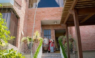 Venta de hermosa casa estilo rústico en Casuarinas Sur, Santiago de Surco