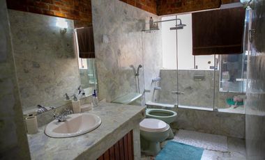 Venta de hermosa casa estilo rústico en Casuarinas Sur, Santiago de Surco