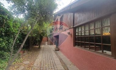 Amplia y hermosa casa en La Reina