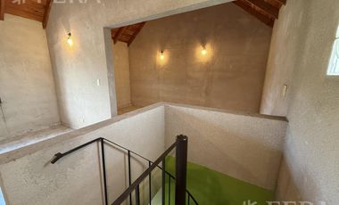 Venta casa 4 ambientes con cochera y jardín en Quilmes