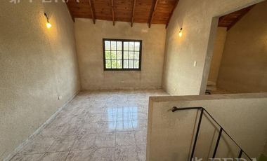 Venta casa 4 ambientes con cochera y jardín en Quilmes