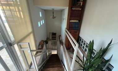 VENTA CASA DE PASILLO NO PH 2 DORMITORIOS, PATIO Y TERRAZA EN ARROYITO