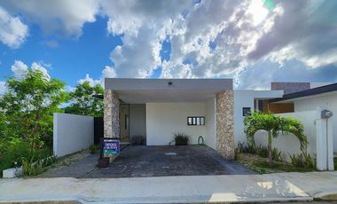 Casa en renta en Praderas del Mayab - HI2601436