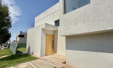 CASA EN VENTA-LUJAN DE CUYO MENDOZA -Barrio LAR DE VIEYTES III--