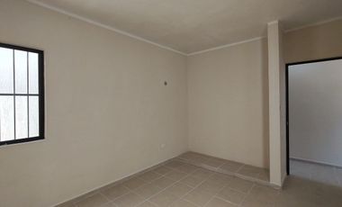 Casa en venta de una planta en esquina con excedente de terreno   Bicentenario