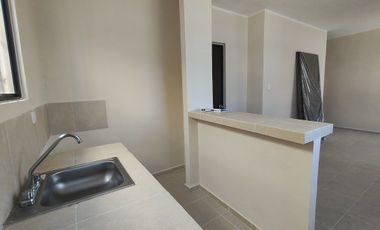 Casa en venta de una planta en esquina con excedente de terreno   Bicentenario