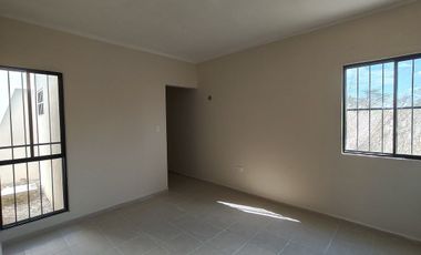 Casa en venta de una planta en esquina con excedente de terreno   Bicentenario