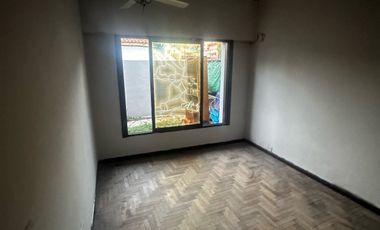 PH en  Alquiler Munro 3 ambientes con patio