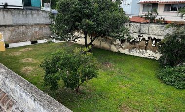 Casa en Venta en Cd del Sol como terreno con Uso de Suelo H3-V