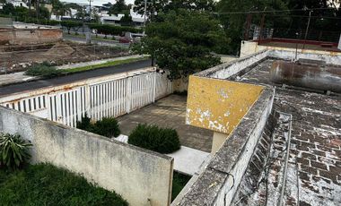 Casa en Venta en Cd del Sol como terreno con Uso de Suelo H3-V