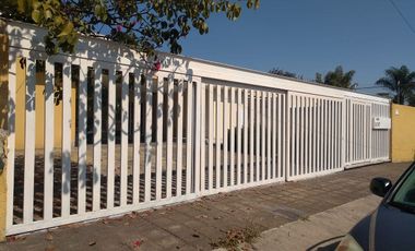 Casa en Venta en Cd del Sol como terreno con Uso de Suelo H3-V