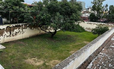 Casa en Venta en Cd del Sol como terreno con Uso de Suelo H3-V