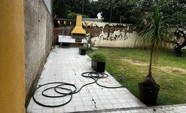 Casa en Venta en Cd del Sol como terreno con Uso de Suelo H3-V