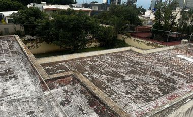 Casa en Venta en Cd del Sol como terreno con Uso de Suelo H3-V