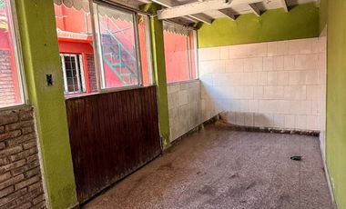 Casa en  ALQUILER EN PLENO CENTRO DE LOMAS DE ZAMORA