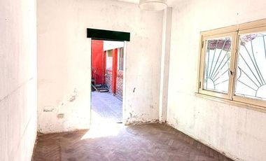 Casa en  ALQUILER EN PLENO CENTRO DE LOMAS DE ZAMORA