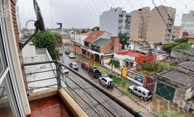 Alquiler Departamento 3 ambientes con balcón en Wilde