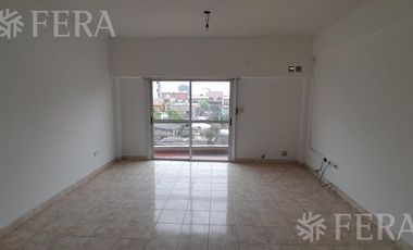 Alquiler Departamento 3 ambientes con balcón en Wilde