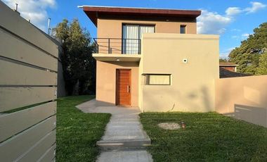Casa en alquiler en Los Acantilados
