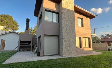 Casa en alquiler en Los Acantilados