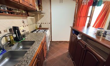 Casa 4 ambientes con cochera y patio, Quilmes en venta