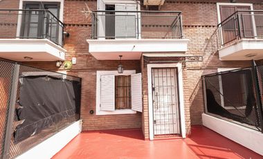 Casa 4 ambientes con cochera y patio, Quilmes en venta