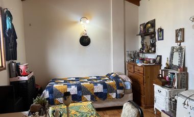 Casa 4 ambientes con cochera y patio, Quilmes en venta