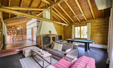 Venta Casa espectacular en Bello Horizonte-Tigre-3 dormitorios-pileta