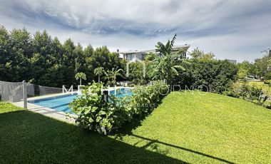 Casa 4 dormitorios en Castaños, Nordelta