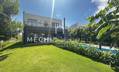 Casa 4 dormitorios en Castaños, Nordelta