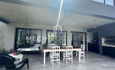 Casa 4 dormitorios en Castaños, Nordelta