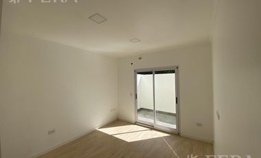 Alquiler PH de 3 ambientes con patio en Wilde